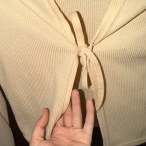 ✨ PrettyLittleThing Long Sleeve Tie-Front Top - Size 8 ✨ - Picture 3 of 4